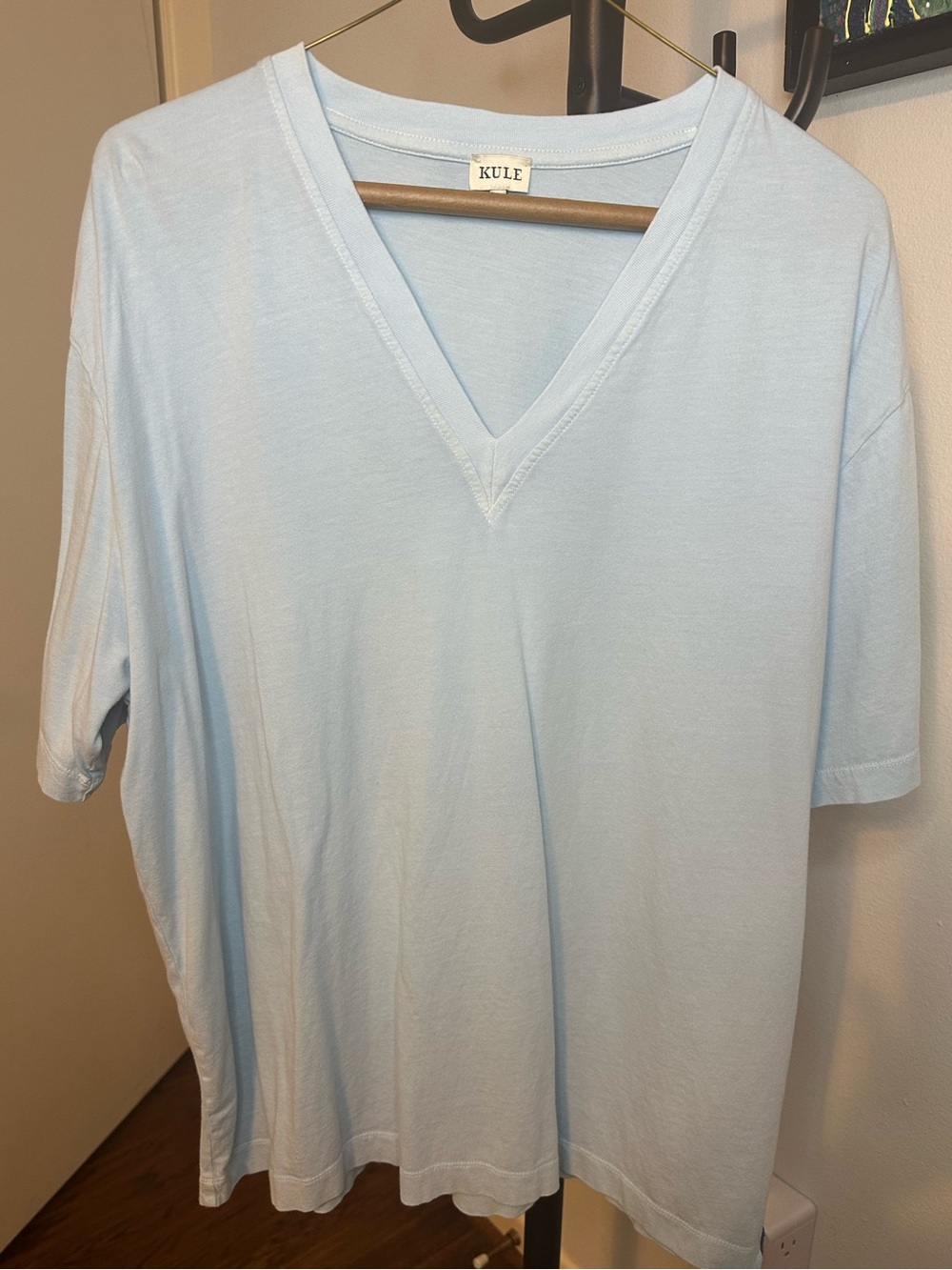 KULE Vneck Short Sleeve Tshirt